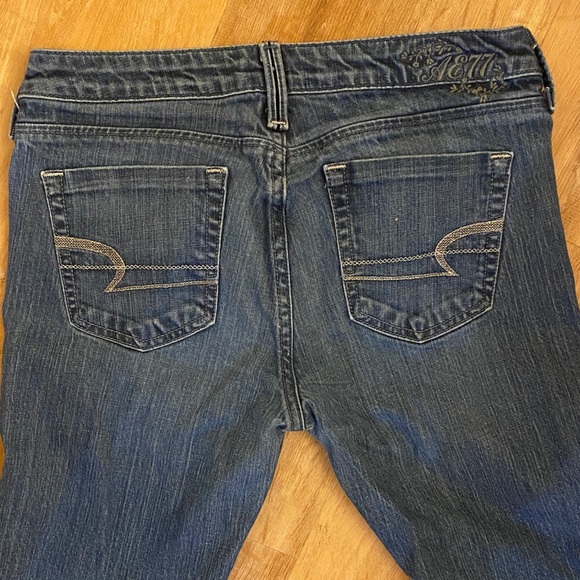 American Eagle Outfitters Women’s Dark Blue Jeans - Picture 3 of 5